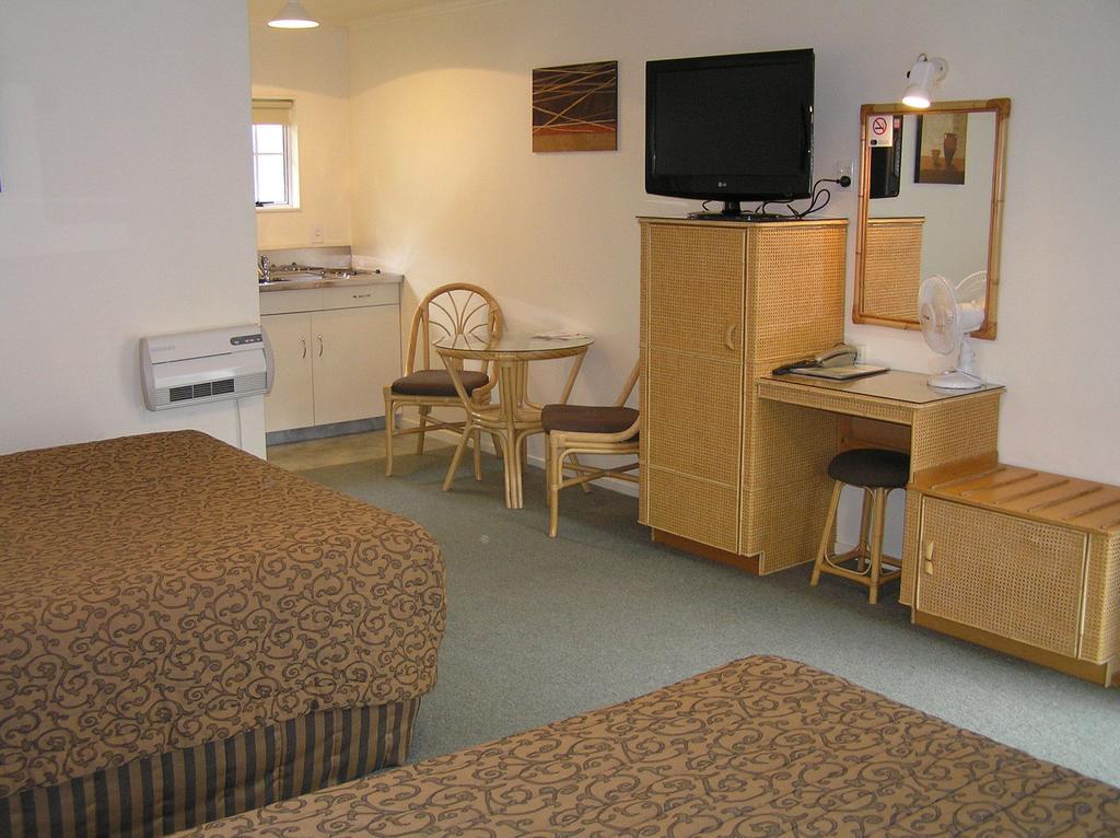 تايهيب Coachman Motel الغرفة الصورة